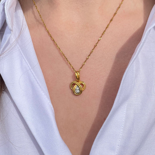 VINTAGE ETERNAL KNOT NECKLACE