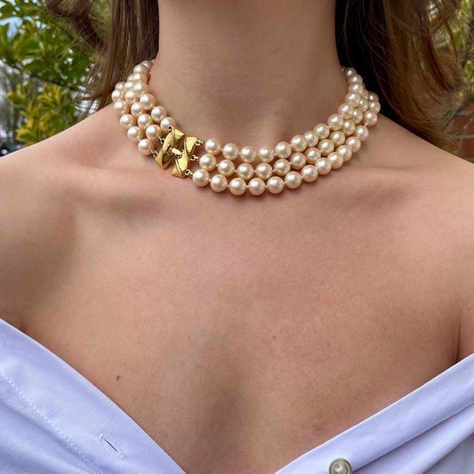 VINTAGE TRIPPLE PEARL NECKLACE 1970'S